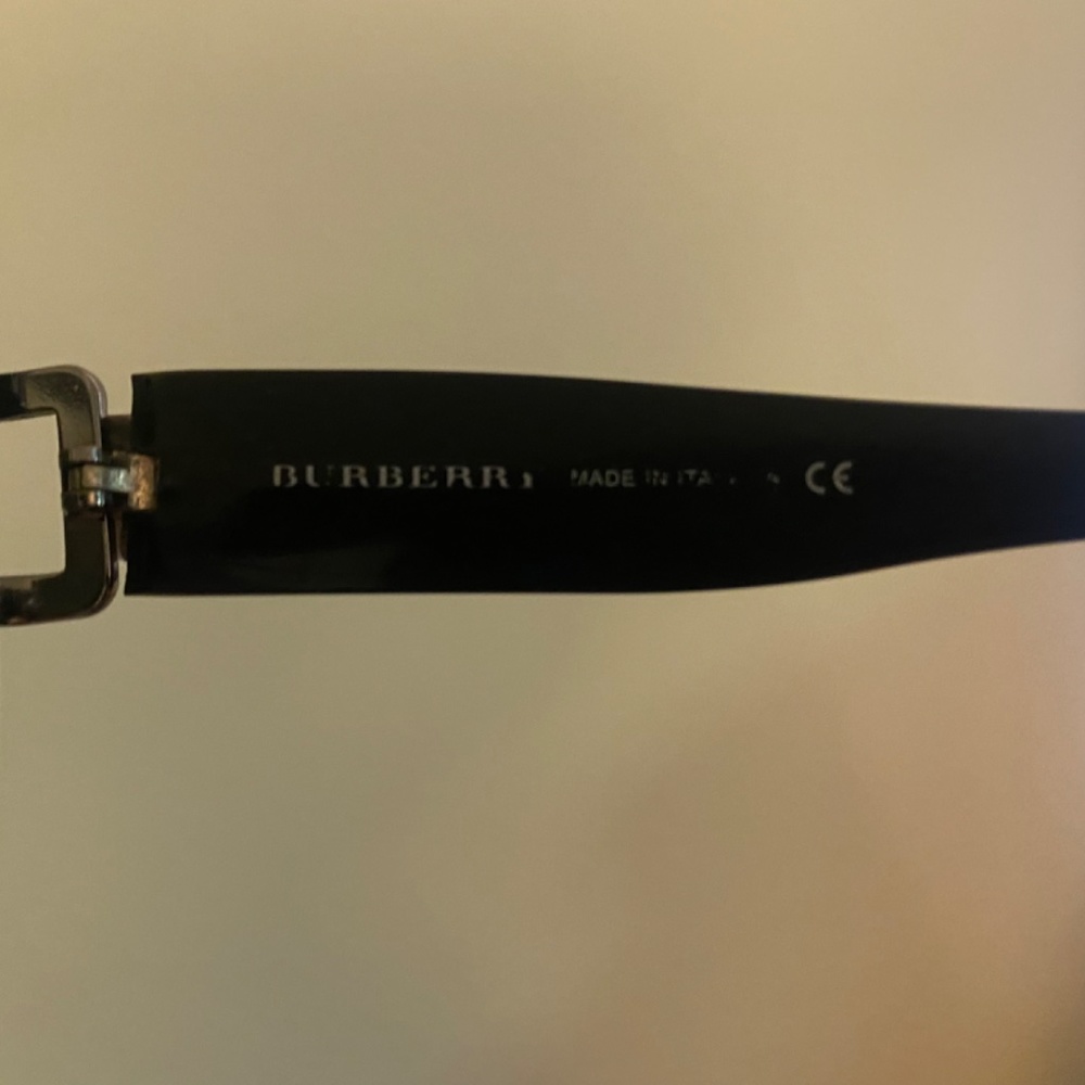 Burberry Shield Sunglasses - Picture 5 of 8